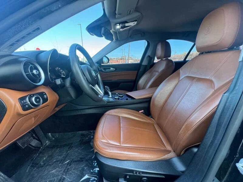 2017 Alfa Romeo Giulia - Image 10 of 18