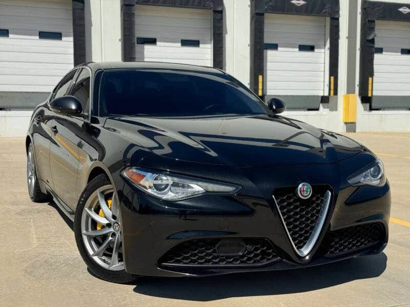 2017 Alfa Romeo Giulia - Image 4 of 18