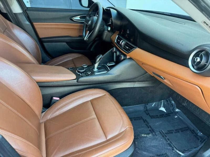 2017 Alfa Romeo Giulia - Image 11 of 18