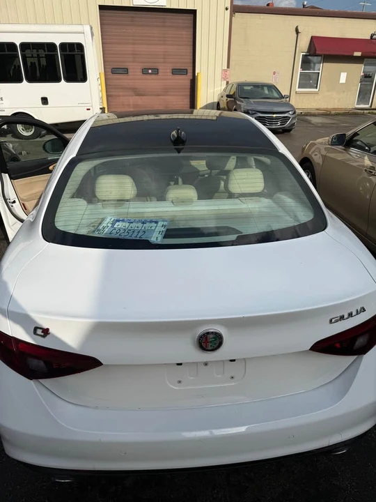2017 Alfa Romeo - Image 3 of 6
