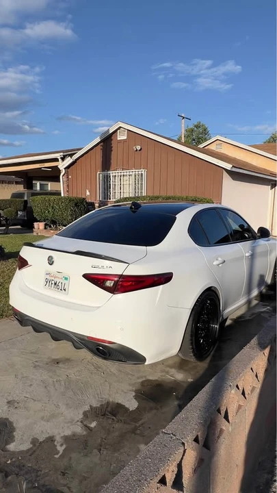2017 Alfa Romeo Giulia - Image 3 of 13