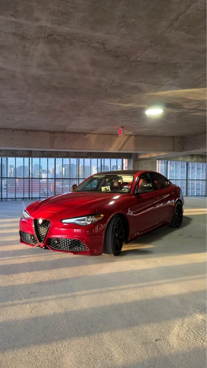2017 Alfa Romeo Giulia - Image 5 of 9