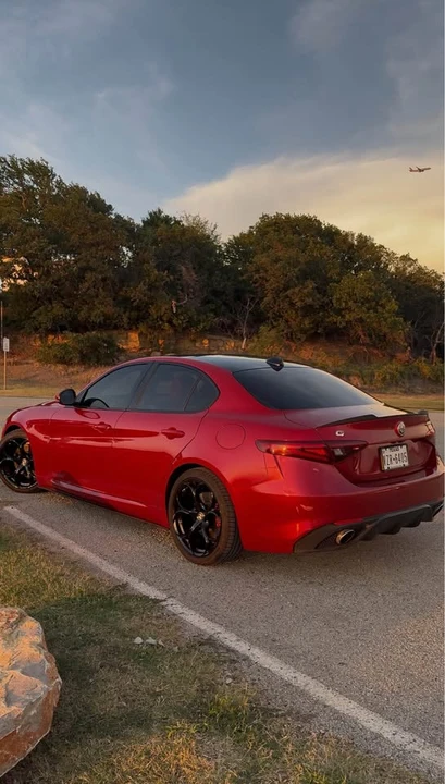 2017 Alfa Romeo Giulia - Image 9 of 9