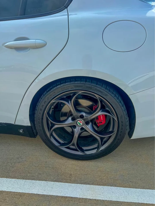 2017 Alfa Romeo Giulia - Image 6 of 16