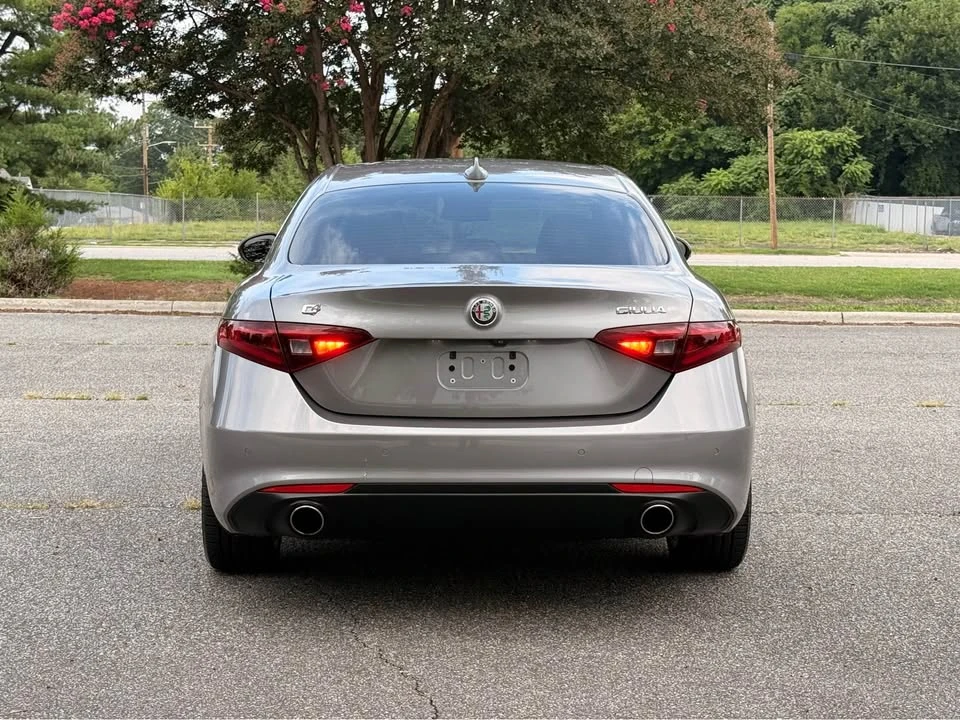 2017 Alfa Romeo Giulia - Image 8 of 20