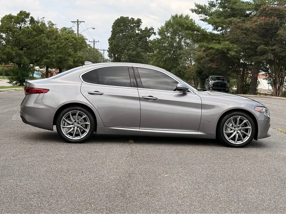 2017 Alfa Romeo Giulia - Image 5 of 20