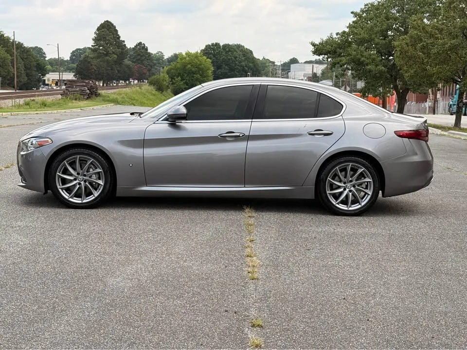 2017 Alfa Romeo Giulia - Image 6 of 20