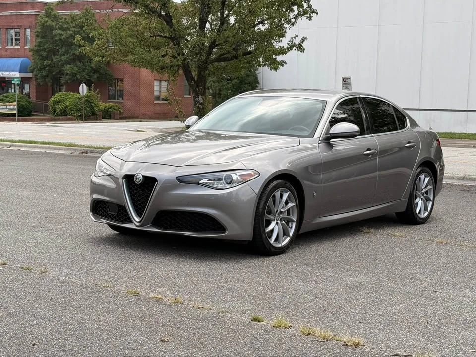 2017 Alfa Romeo Giulia - Image 2 of 20