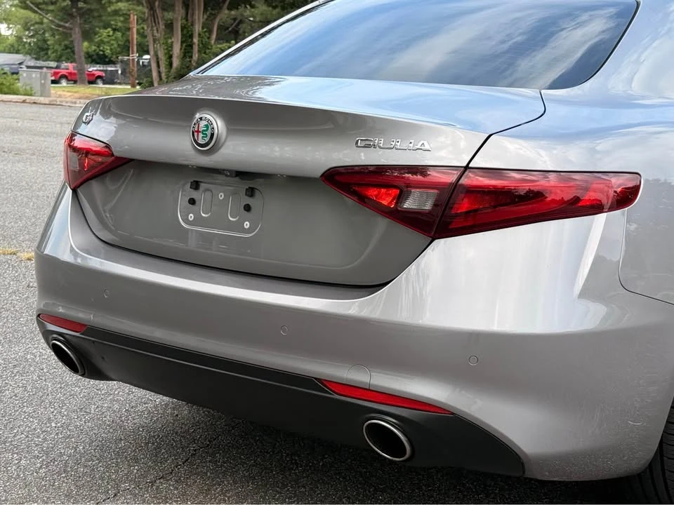 2017 Alfa Romeo Giulia - Image 10 of 20