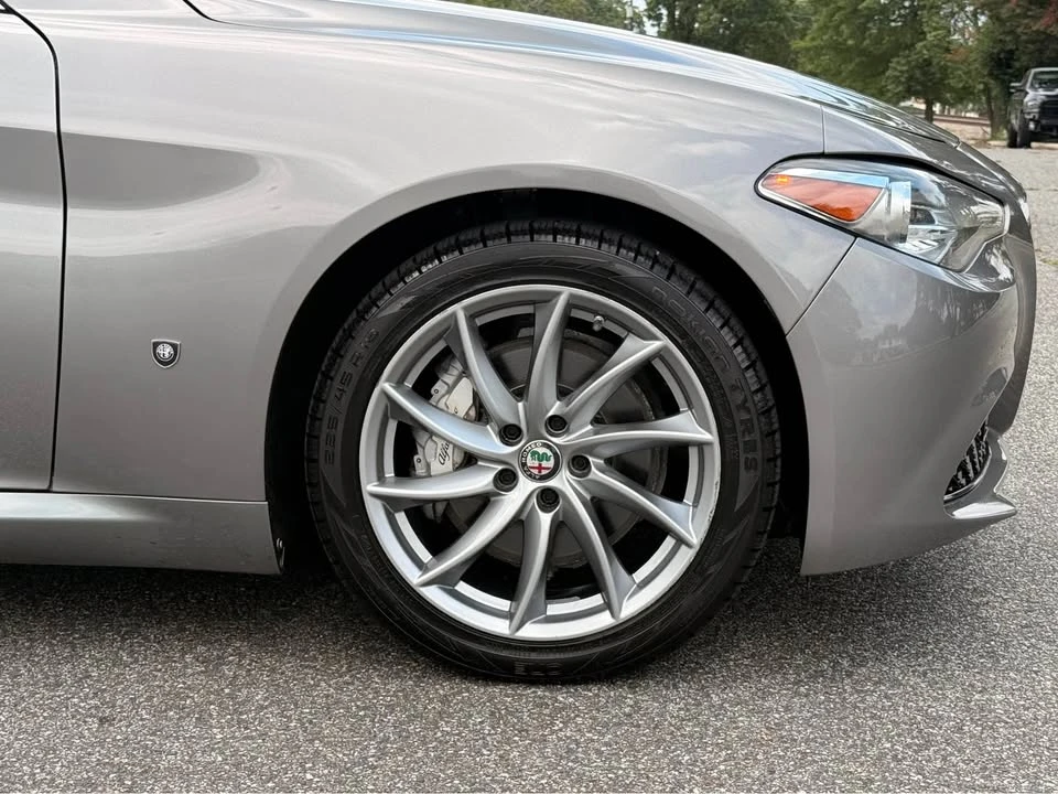 2017 Alfa Romeo Giulia - Image 7 of 20