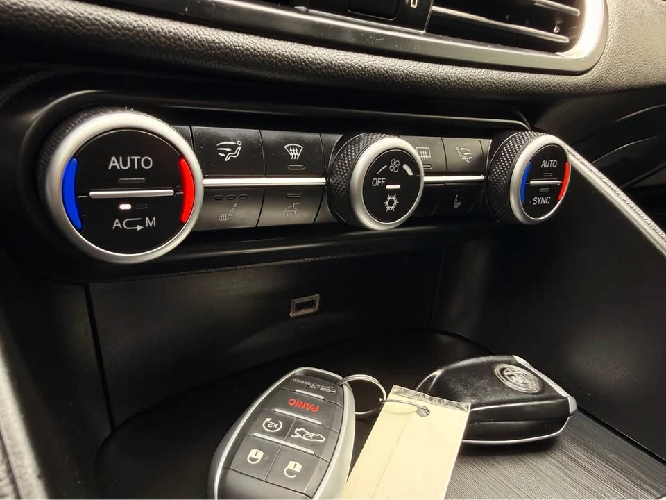 2017 Alfa Romeo Giulia - Image 20 of 20