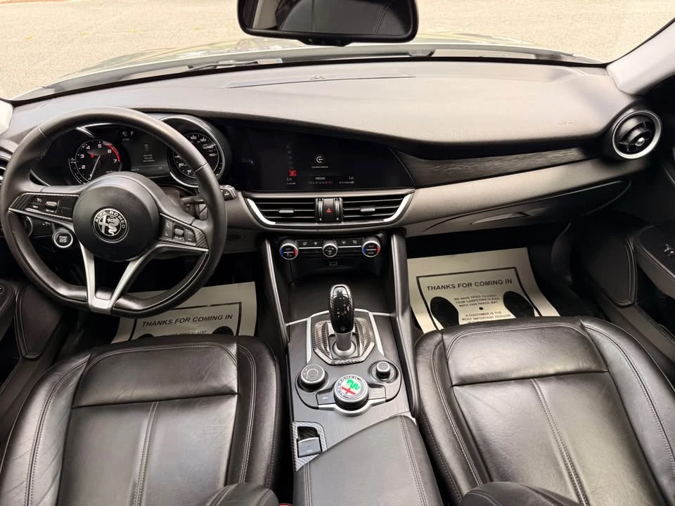 2017 Alfa Romeo Giulia - Image 16 of 20
