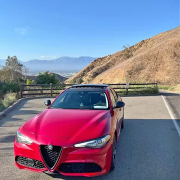 2017 Alfa Romeo Giulia Giulia