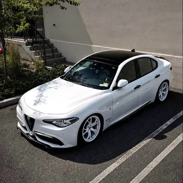 2017 Alfa Romeo Giulia Giulia