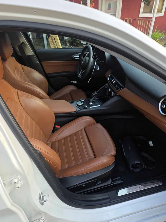 2017 Alfa Romeo Giulia - Image 5 of 7
