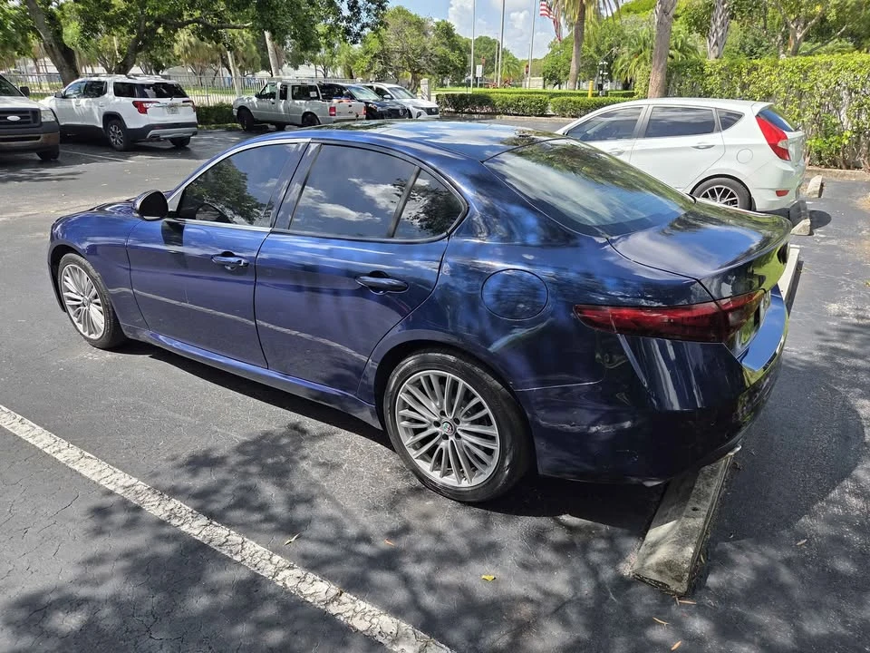 2017 Alfa Romeo Giulia - Image 6 of 15