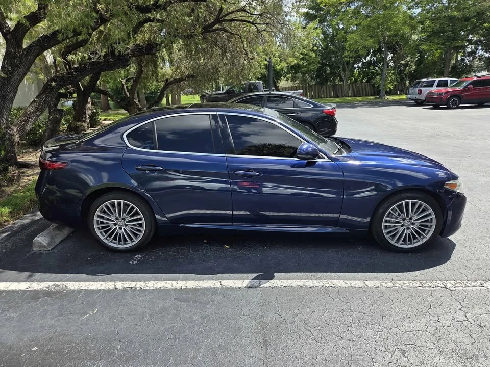 2017 Alfa Romeo Giulia - Image 5 of 15