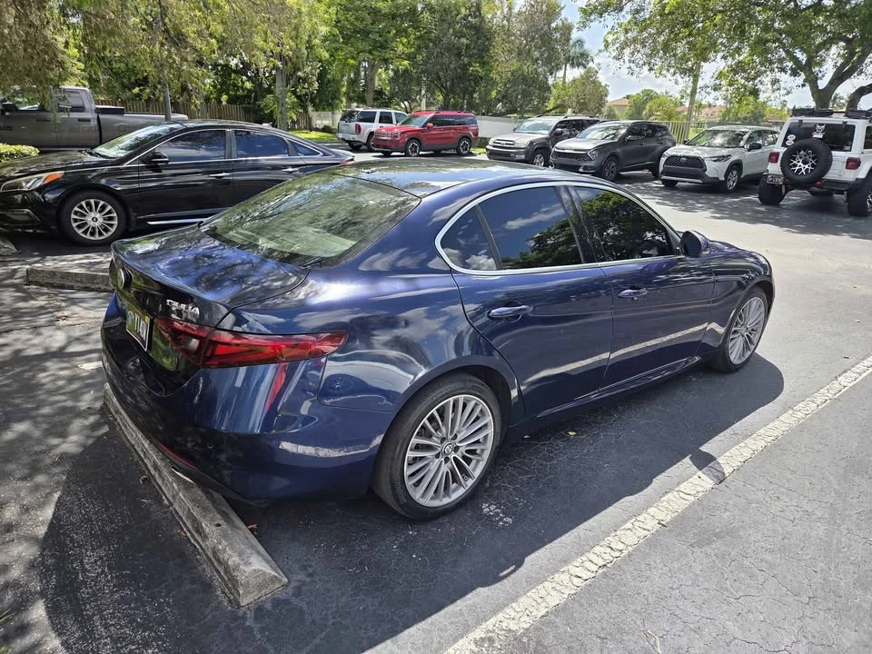 2017 Alfa Romeo Giulia - Image 4 of 15