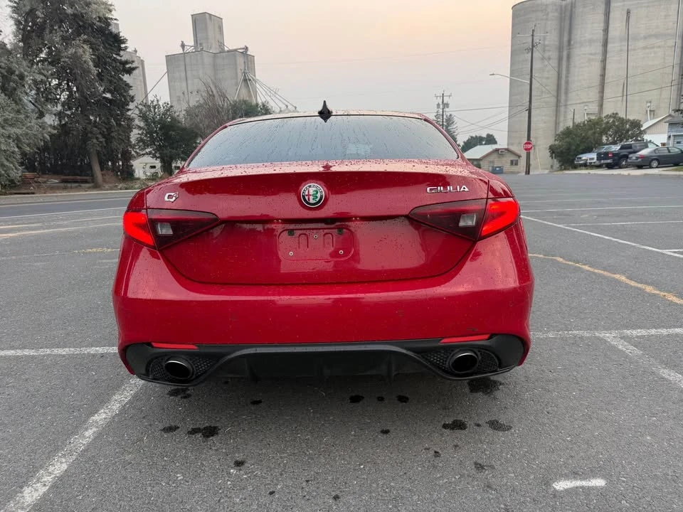 2017 Alfa Romeo Giulia - Image 5 of 6