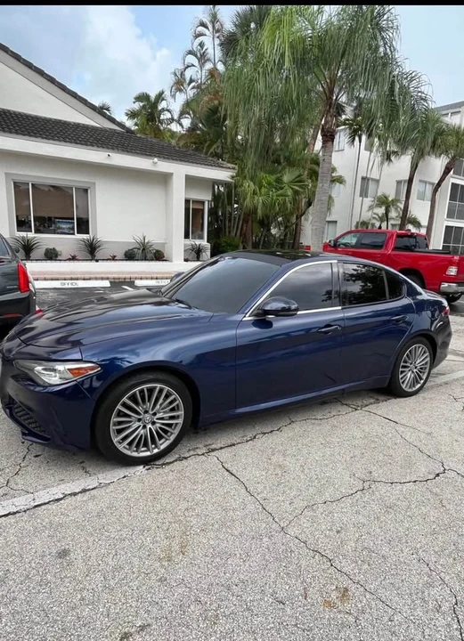 2017 Alfa Romeo Giulia - Image 4 of 11