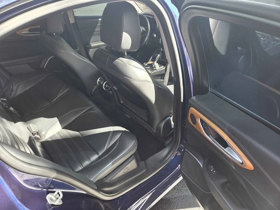 2017 Alfa Romeo Giulia - Image 11 of 15