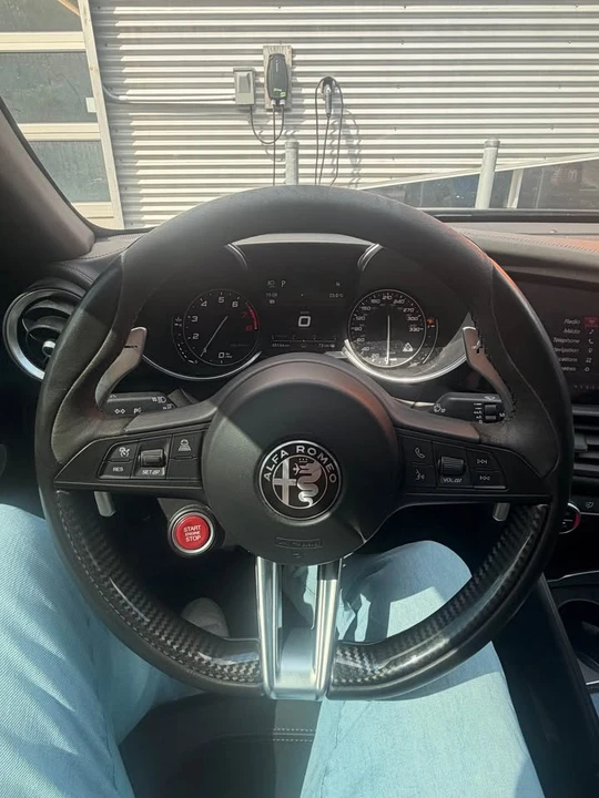 2017 Alfa Romeo Giulia - Image 7 of 9
