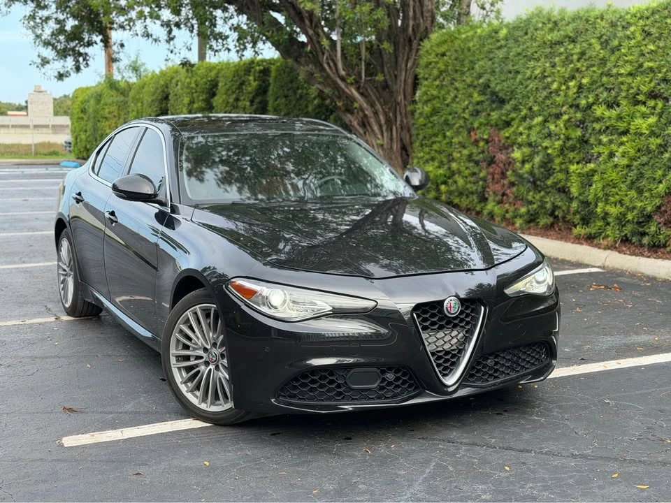 2017 Alfa Romeo Giulia - Image 17 of 19