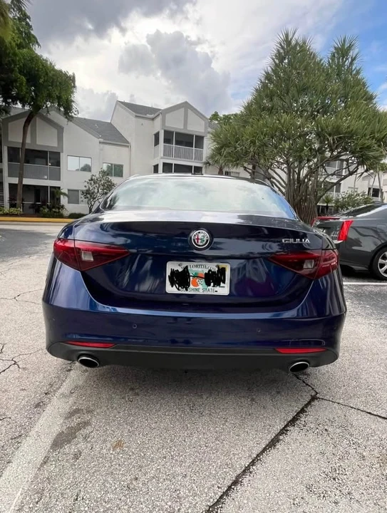 2017 Alfa Romeo Giulia - Image 6 of 11