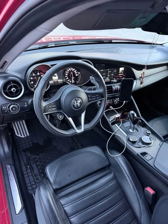 2017 Alfa Romeo Giulia - Image 10 of 10