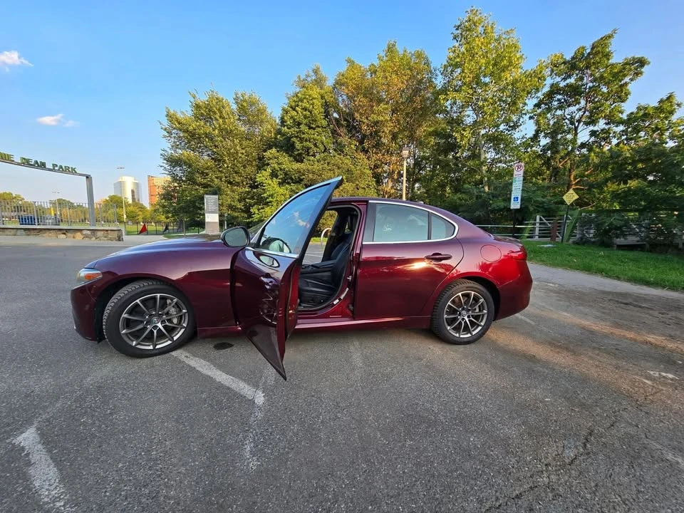2017 Alfa Romeo Giulia - Image 14 of 20