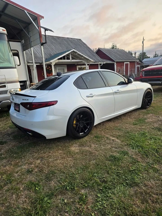 2017 Alfa Romeo Giulia - Image 3 of 7