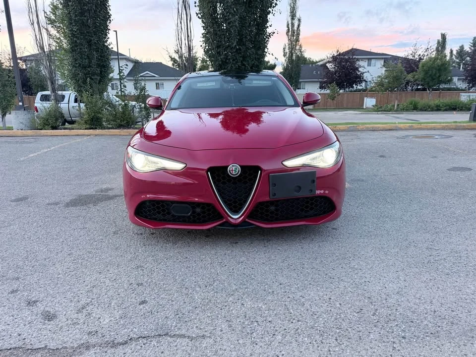 2017 Alfa Romeo Giulia - Image 5 of 10