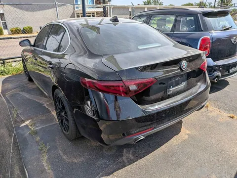 2017 Alfa Romeo Giulia Giulia