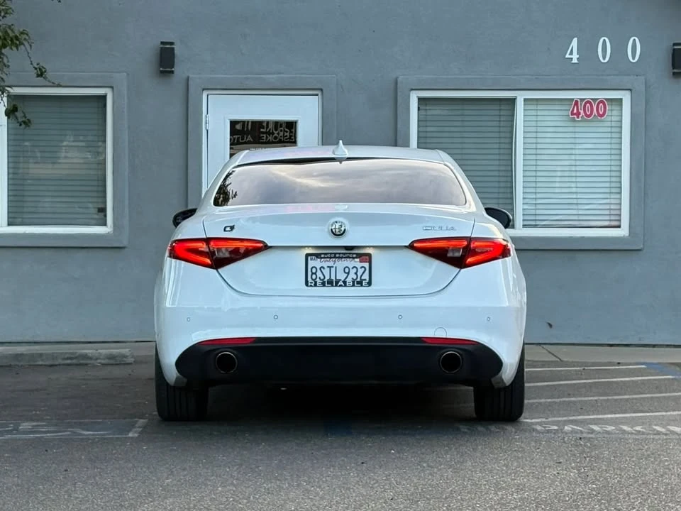 2017 Alfa Romeo Giulia - Image 6 of 20