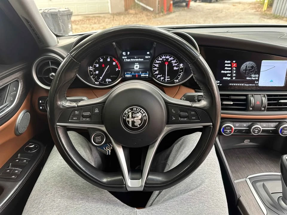 2017 Alfa Romeo Giulia - Image 5 of 6
