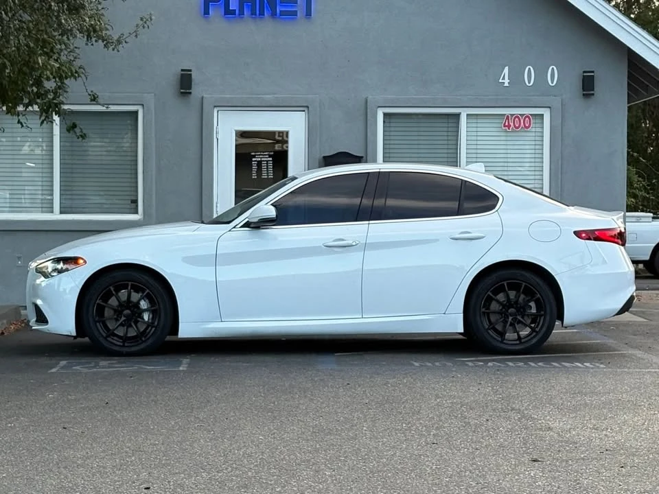 2017 Alfa Romeo Giulia - Image 8 of 20