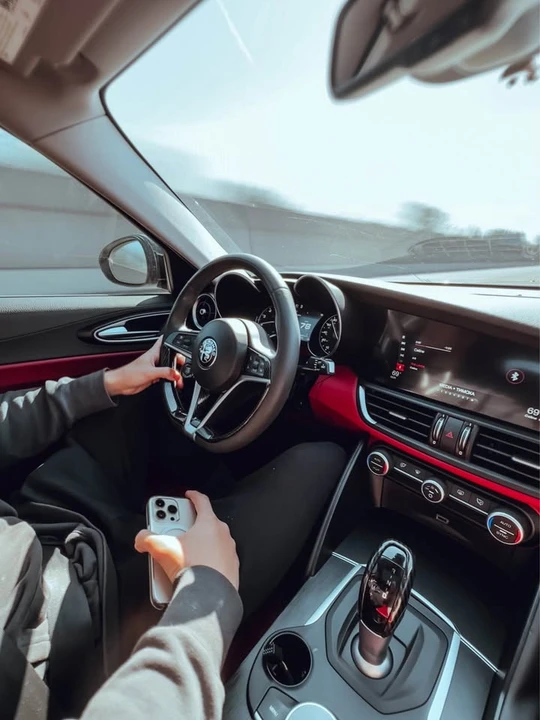 2017 Alfa Romeo Giulia - Image 3 of 3