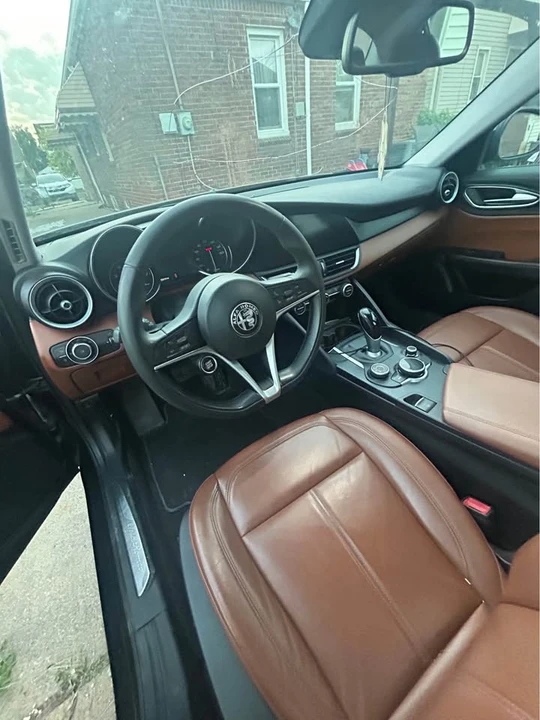 2017 Alfa Romeo Giulia - Image 7 of 8