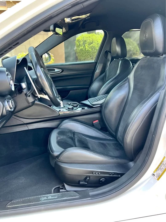 2017 Alfa Romeo Giulia - Image 7 of 20