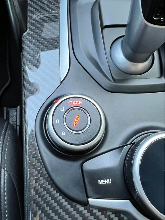 2017 Alfa Romeo Giulia - Image 14 of 20