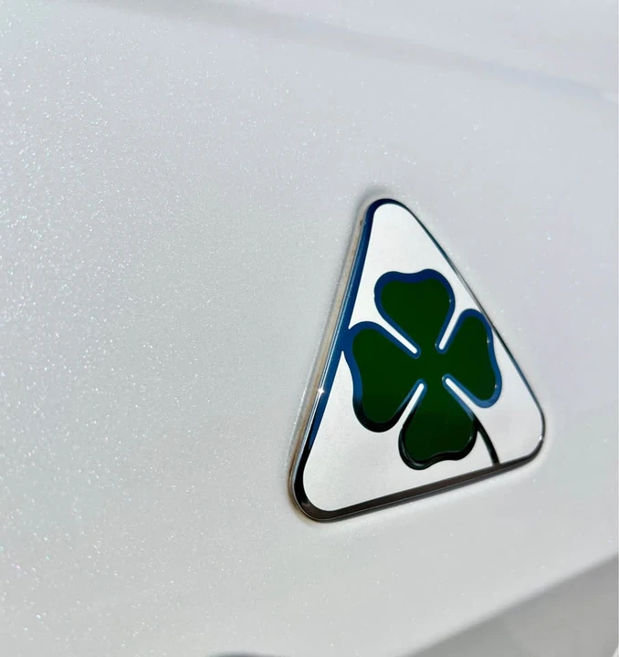 2017 Alfa Romeo Giulia - Image 18 of 20