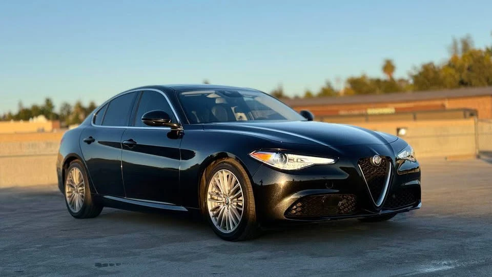 2017 Alfa Romeo Giulia - Image 10 of 16
