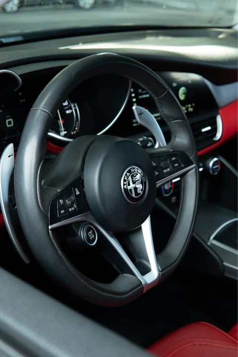 2017 Alfa Romeo Giulia - Image 3 of 7