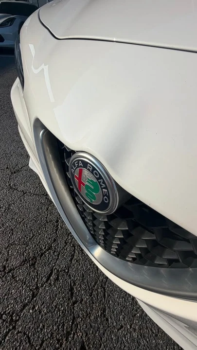 2017 Alfa Romeo Giulia - Image 13 of 14