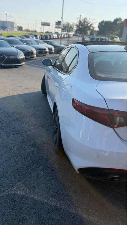 2017 Alfa Romeo Giulia - Image 4 of 14
