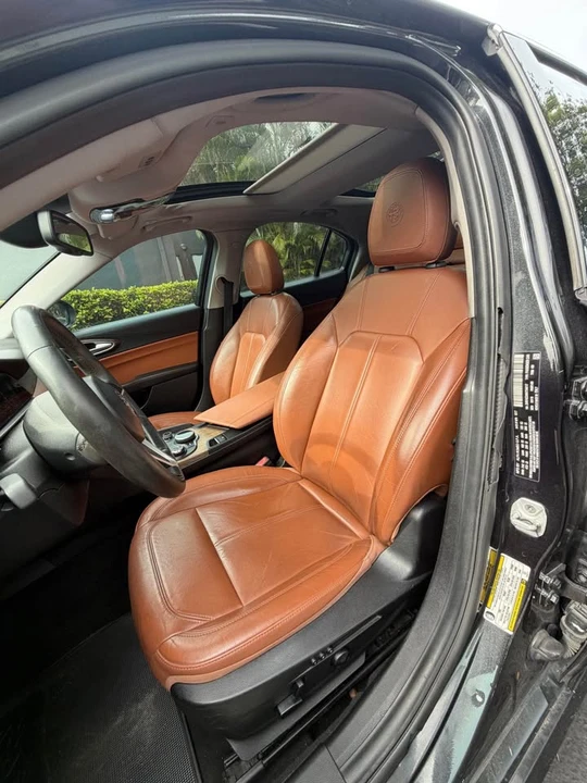 2017 Alfa Romeo Giulia - Image 7 of 19
