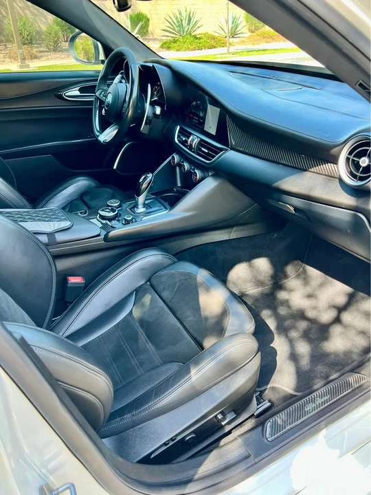 2017 Alfa Romeo Giulia - Image 9 of 20