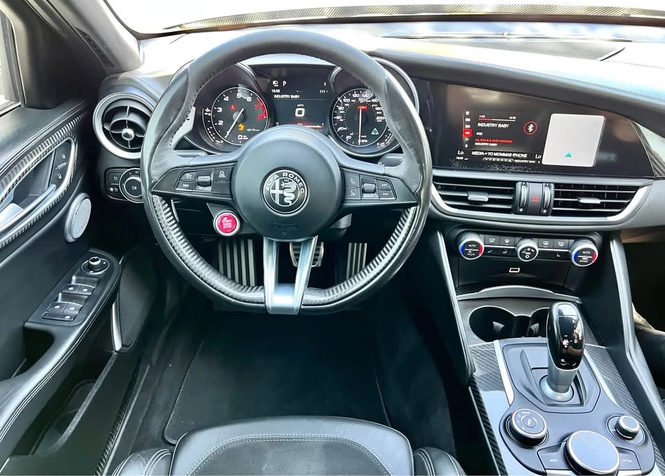 2017 Alfa Romeo Giulia - Image 11 of 20