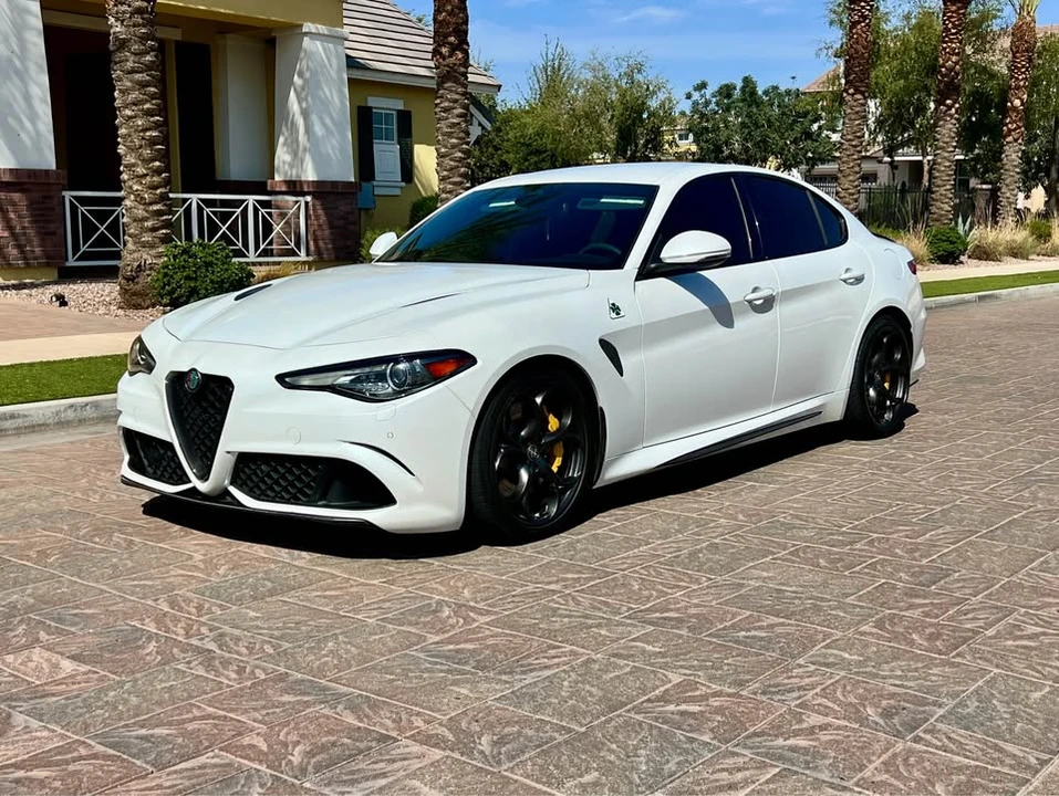 2017 Alfa Romeo Giulia - Image 6 of 20
