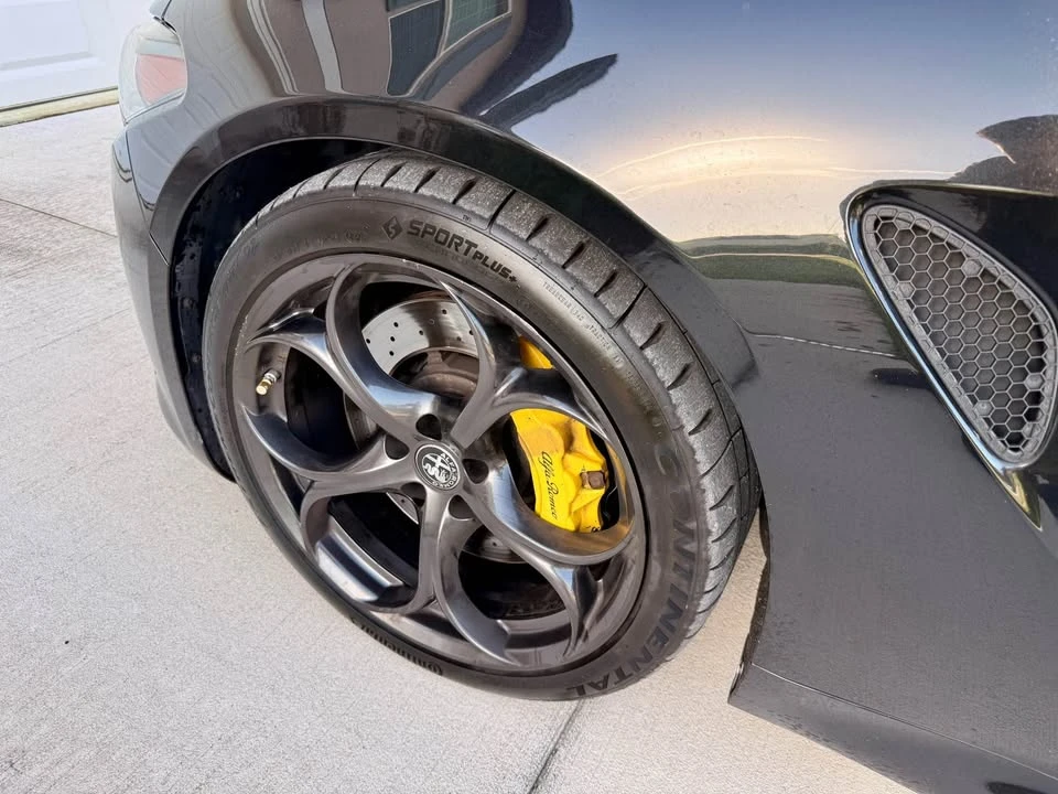 2017 Alfa Romeo Giulia - Image 18 of 20